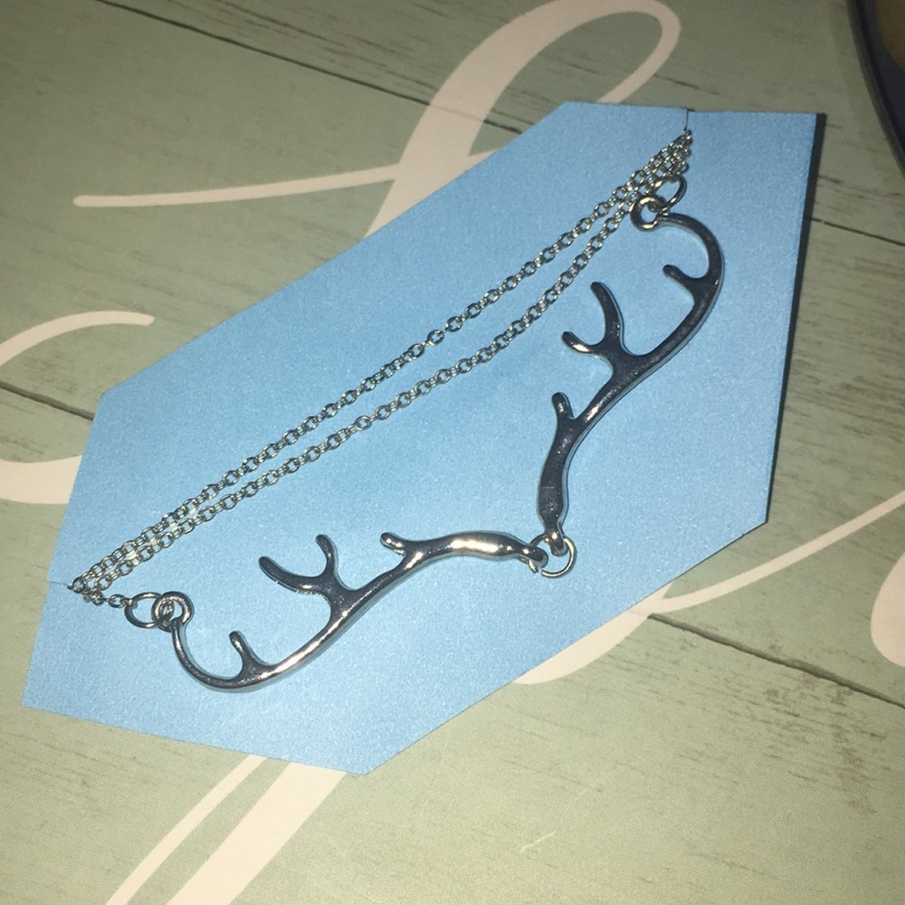 ✨New item✨ Deer Horn necklace